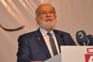 Karamollaoğlu: Kendi kendini şikayet eden başka iktidar gelmedi