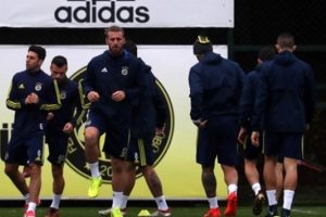 Fenerbah&ccedil;e, Kardemir Karab&uuml;kspor ma&ccedil;ının hazırlıklarını tamamladı