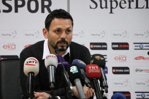 Bulut: Takımımı m&uuml;cadelesinden dolayı tebrik ediyorum