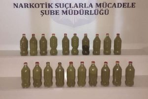 Pet şişeler i&ccedil;erisinde 11,5 kilo esrar ele ge&ccedil;irildi