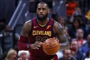 LeBron James'ten peş peşe &uuml;&ccedil;&uuml;nc&uuml; 'triple double'
