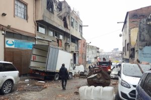 Buhar kazanı patladı: 2 yaralı