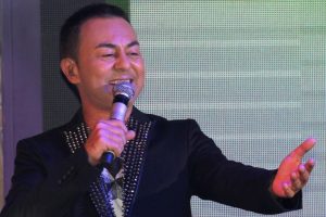 Serdar Orta&ccedil; annesinin ilk bestesini paylaştı