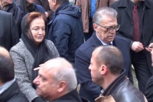 Mesut Yılmaz ile Berna Yılmaz taziyeleri kabul etti
