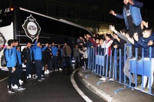 Altay devre arasına mutlu girdi