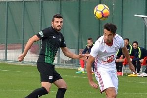 Akhisarspor 3 puana hasret