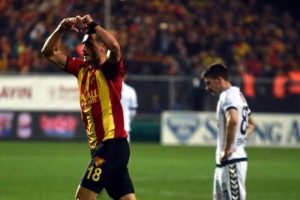 Jahovic G&ouml;ztepe'yi sırtlıyor