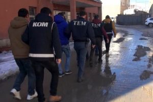 3'&uuml; askeri personel 7 kişiye g&ouml;zaltı