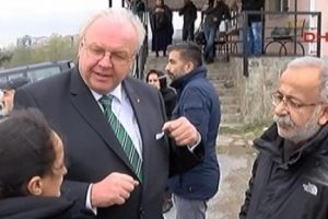 Alman B&uuml;y&uuml;kel&ccedil;i cezaevi &ouml;n&uuml;nde