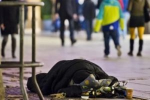 Frankfurt'taki evsizlere ceza geliyor