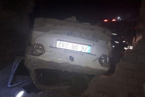 Otomobil depoya girdi: 1 &ouml;l&uuml;, 2 yaralı