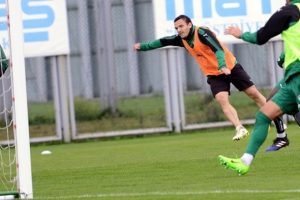 Bursaspor'da Gen&ccedil;lerbirliği ma&ccedil;ı hazırlıklarını s&uuml;rd&uuml;rd&uuml;