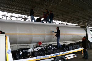 Yakıt tankerinden &ccedil;ıktı: 22 bin 500 paket