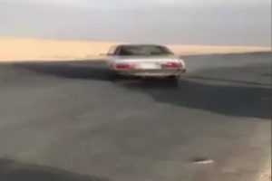 Şov yaparken kameramana &ccedil;arptı