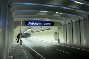 Avrasya T&uuml;neli trafiğe kapatıldı