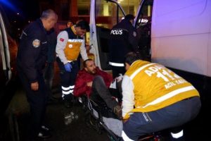 Restoran &ccedil;ıkışı d&ouml;v&uuml;ld&uuml;, bı&ccedil;aklandı