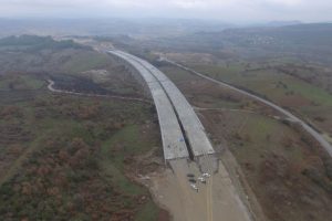 İstanbul-İzmir otobanının Balıkesir etabı havadan g&ouml;r&uuml;nt&uuml;lendi
