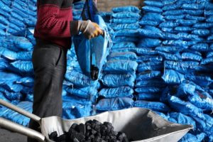 Kara elmas kara kara d&uuml;ş&uuml;nd&uuml;r&uuml;yor