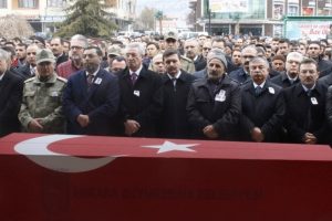 Şehit polise g&ouml;z&uuml; yaşlı veda