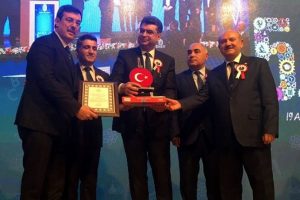 Bursa'nın "Temel Eğitim Sonrası Kariyer Danışmanlığı Projesi"ne &ouml;d&uuml;l