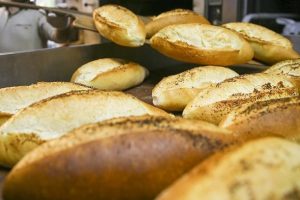Edirne'de ekmek zammı geri &ccedil;ekildi