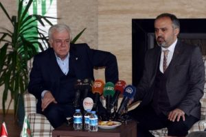 Bursa B&uuml;y&uuml;kşehir Belediye Başkanı Alinur Aktaş: "İmkanlar el verdiğince Bursapor'un yanındayız"