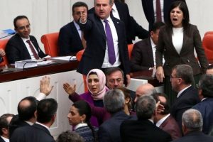AK Parti ve HDP'li vekiller arasında gerginlik!