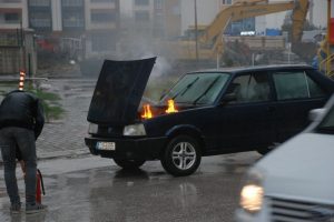 LPG'li otomobil alev aldı