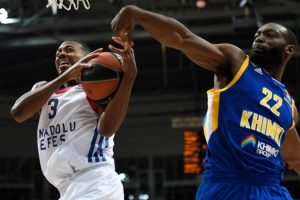 Anadolu Efes deplasmandan eli boş d&ouml;nd&uuml;