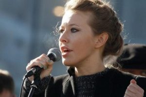 Rusya'nın Paris Hilton'u başkanlık yarışından &ccedil;ekiliyor mu?