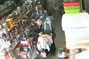 Bebek arabalı hırsızlık kamerada