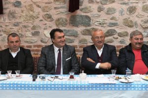 Bursa Osmangazi Belediye Başkanı D&uuml;ndar muhtarları dinledi