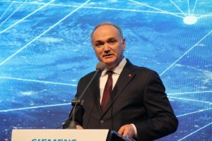 "T&uuml;rk ekonomisi vites y&uuml;kselterek yoluna devam edecek"