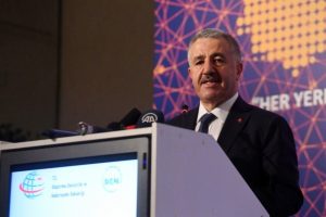 Bakan Arslan: "Her yerden herkese genişbantı sağlayacağız"
