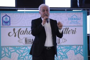 Bursa'da Nihat Hatipoğlu ile g&ouml;n&uuml;llere dokunan sohbet