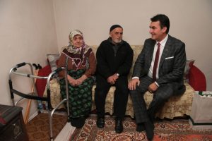 Bursa'da yaşlı kadına yardım eli