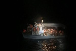 43 ka&ccedil;ak g&ouml;&ccedil;men son anda kurtarıldı
