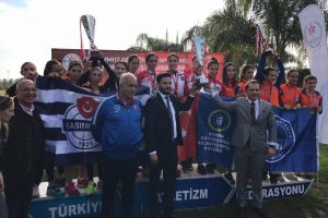 Kros Ligi'nin şampiyonu Bursa B&uuml;y&uuml;kşehir oldu