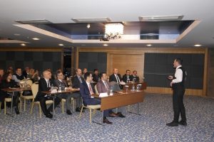 Bursa'da Aralık Ayı Mesleki S&ouml;yleşiler'in konuğu Prof. Dr. Emre Alkin oldu