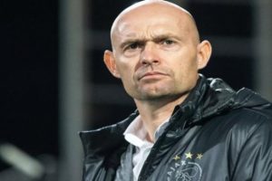 Ajax'ta &uuml;&ccedil; efsane g&ouml;nderildi