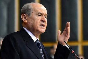 Bah&ccedil;eli'den Kud&uuml;s oylaması yorumu