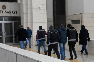 FET&Ouml;'n&uuml;n okullarında &ccedil;alışan 44 &ouml;ğretmen hakkında g&ouml;zaltı