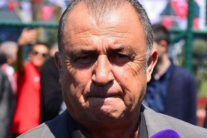Terim imzayı atıyor
