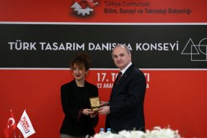 T&uuml;rk Tasarım Danışma Konseyi Onur &Ouml;d&uuml;l&uuml; Bahar Kor&ccedil;an'ın