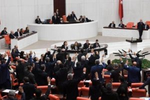 TBMM'de yılbaşı tatili krizi!