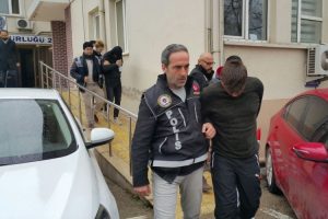 Bursa'da uyuşturucu operasyonu! 12 kişi g&ouml;zaltında