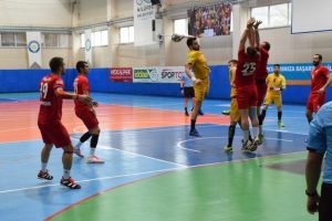Bursa Nil&uuml;fer Belediyespor hentbolda devreyi 14 puanla kapattı