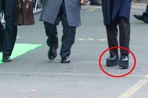 Robert De Niro'nun ayakkabıları dalga konusu oldu