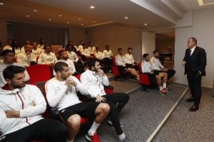 Fatih Terim, futbolcularla bir araya geldi