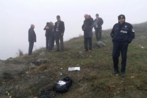 Kayıp liselinin &ccedil;antası ve intihar notu, g&ouml;let kenarında bulundu